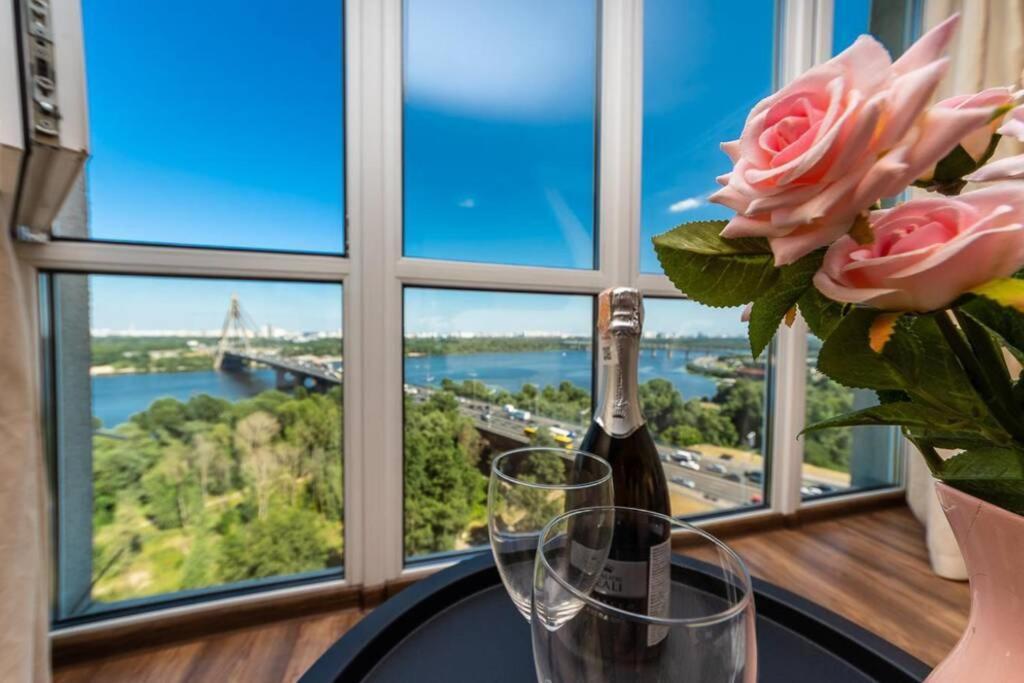Apartments With Crazy Panoramic View Of The Dniepr Kiev Eksteriør billede