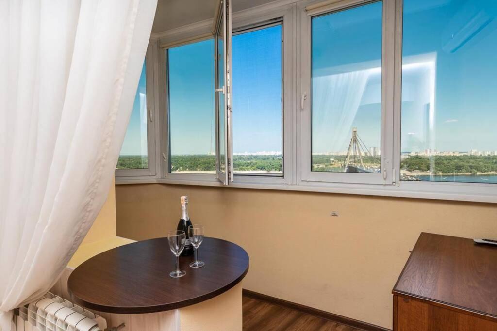 Apartments With Crazy Panoramic View Of The Dniepr Kiev Eksteriør billede